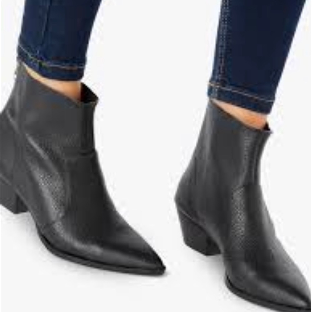 Steve Madden “Cafe” bootie sz 8